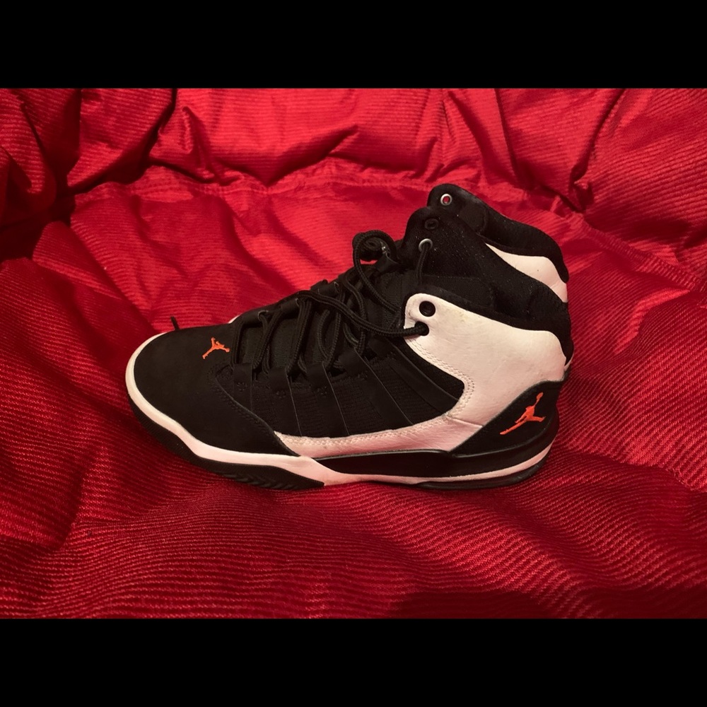 Jordan’s girls size 4y